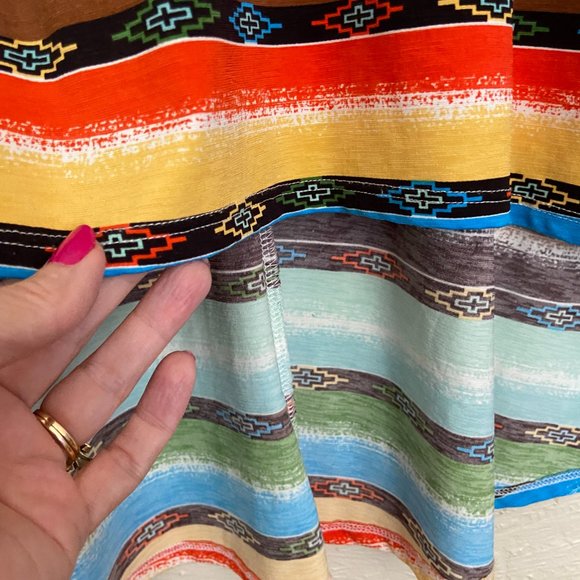 L&B Womens Stripe Top Size MEDIUM Poly Spandex Hi/Low Comfy Shirt Colorful - Picture 3 of 6